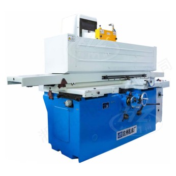 Máy mài phẳng trục ngang bàn vuông chính xác MM7132A×16, MM7132B×16, MM7132B×16/LC được thiết kế chuyên dụng để thực hiện các công đoạn mài tinh và gia công chi tiết có độ chính xác cao. Máy sở hữu khả năng hoạt động ổn định, độ bền vượt trội và dễ dàng điều khiển, phù hợp cho nhiều ứng dụng trong ngành cơ khí chế tạo. Với thiết kế hiện đại và hệ thống điều khiển thông minh, máy mang đến hiệu suất làm việc tối ưu, giúp tăng năng suất và chất lượng sản phẩm.